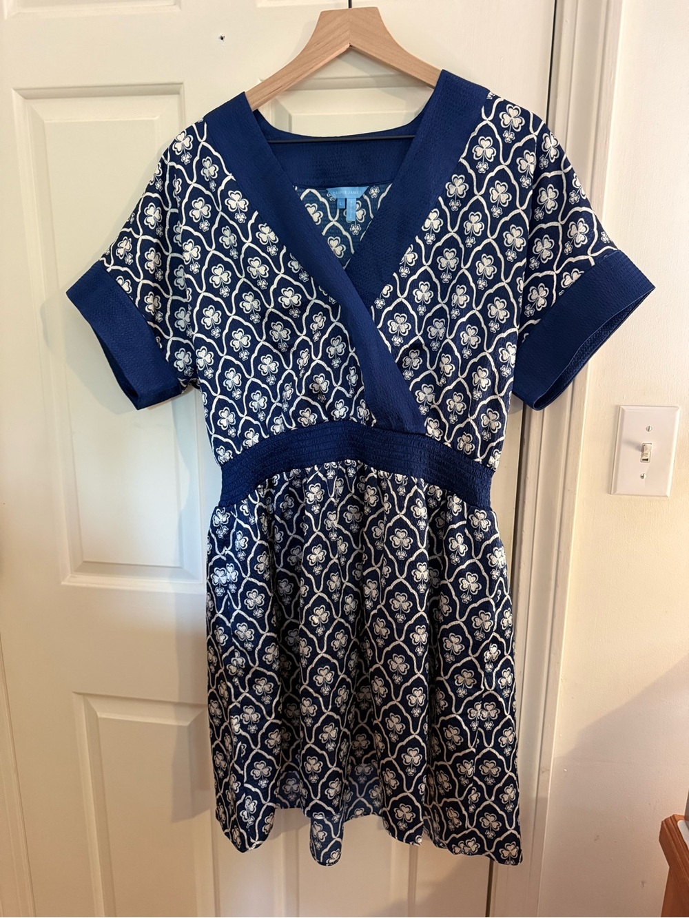 Draper James Navy & White Floral Pattern Short Sleeve mini Dress